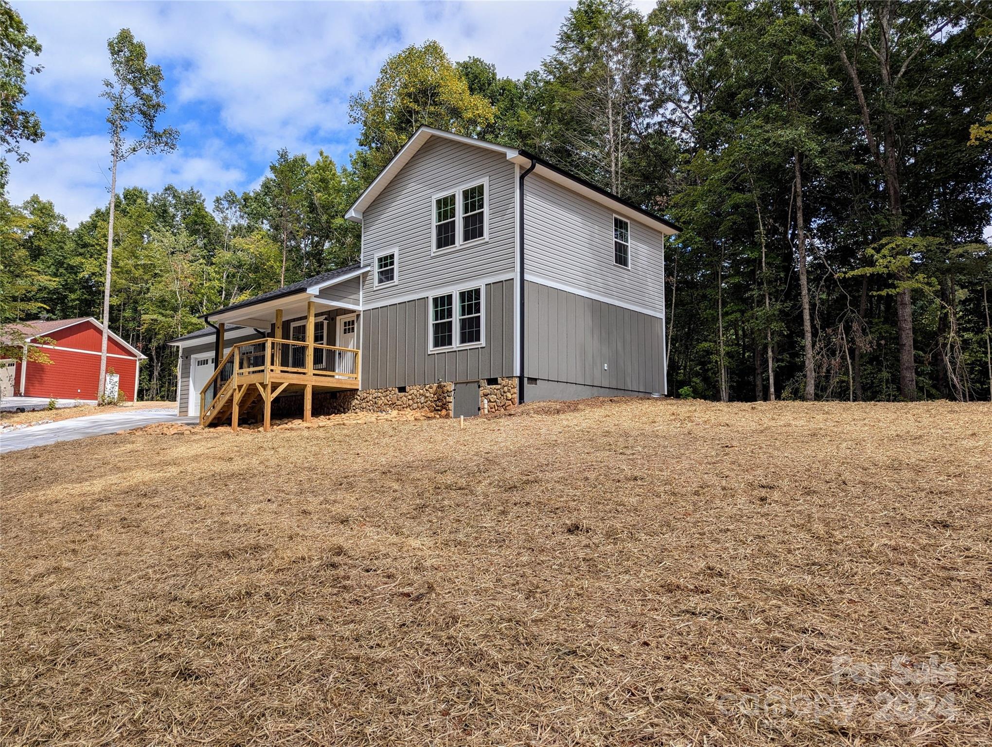 Property image 2 of 318 Haven Ridge Lane in Haven Heights, Marion, NC 28752