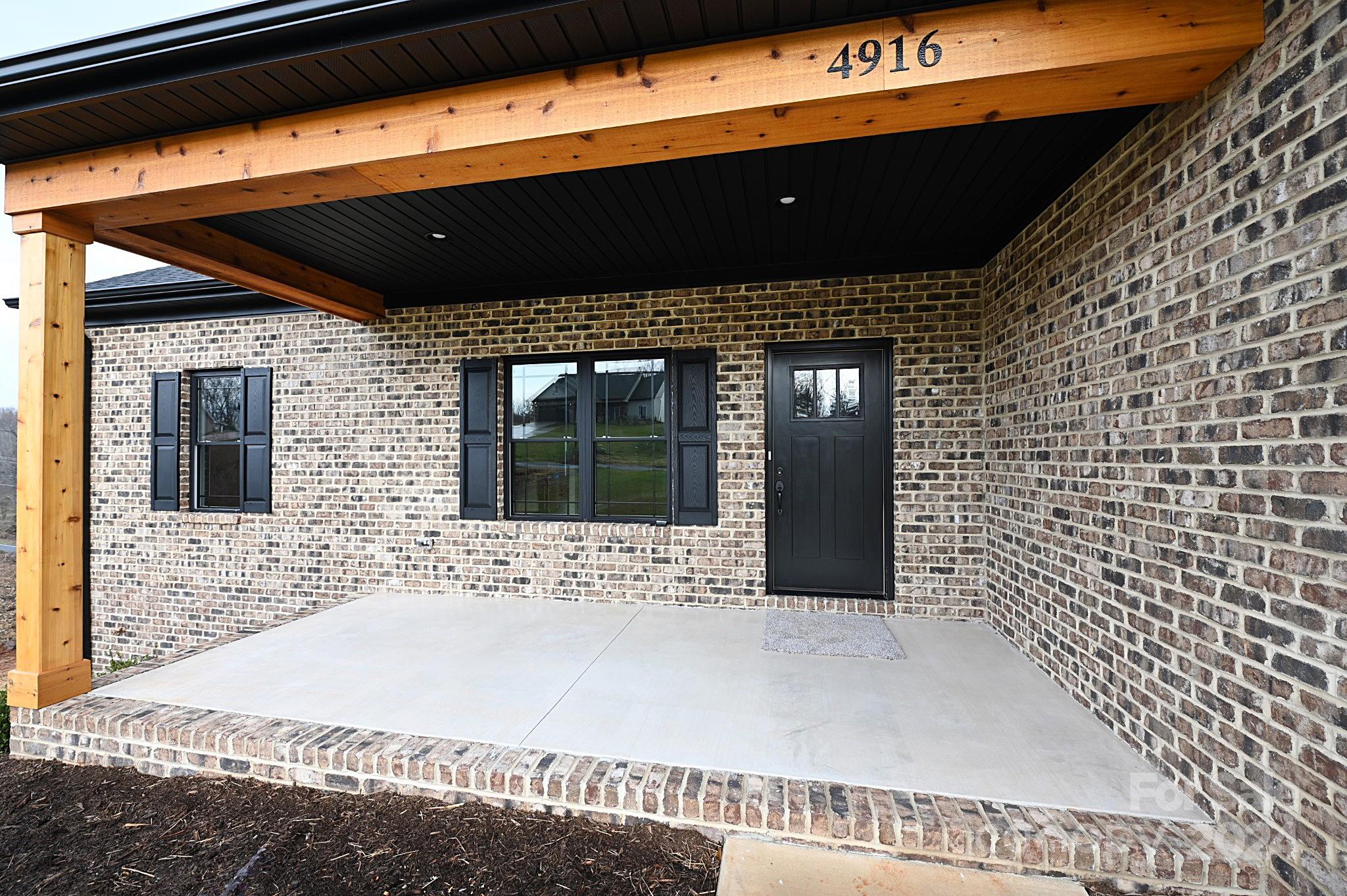 Property image 3 of 4916 Southview Drive in Wallaces View, Hickory, NC 28602