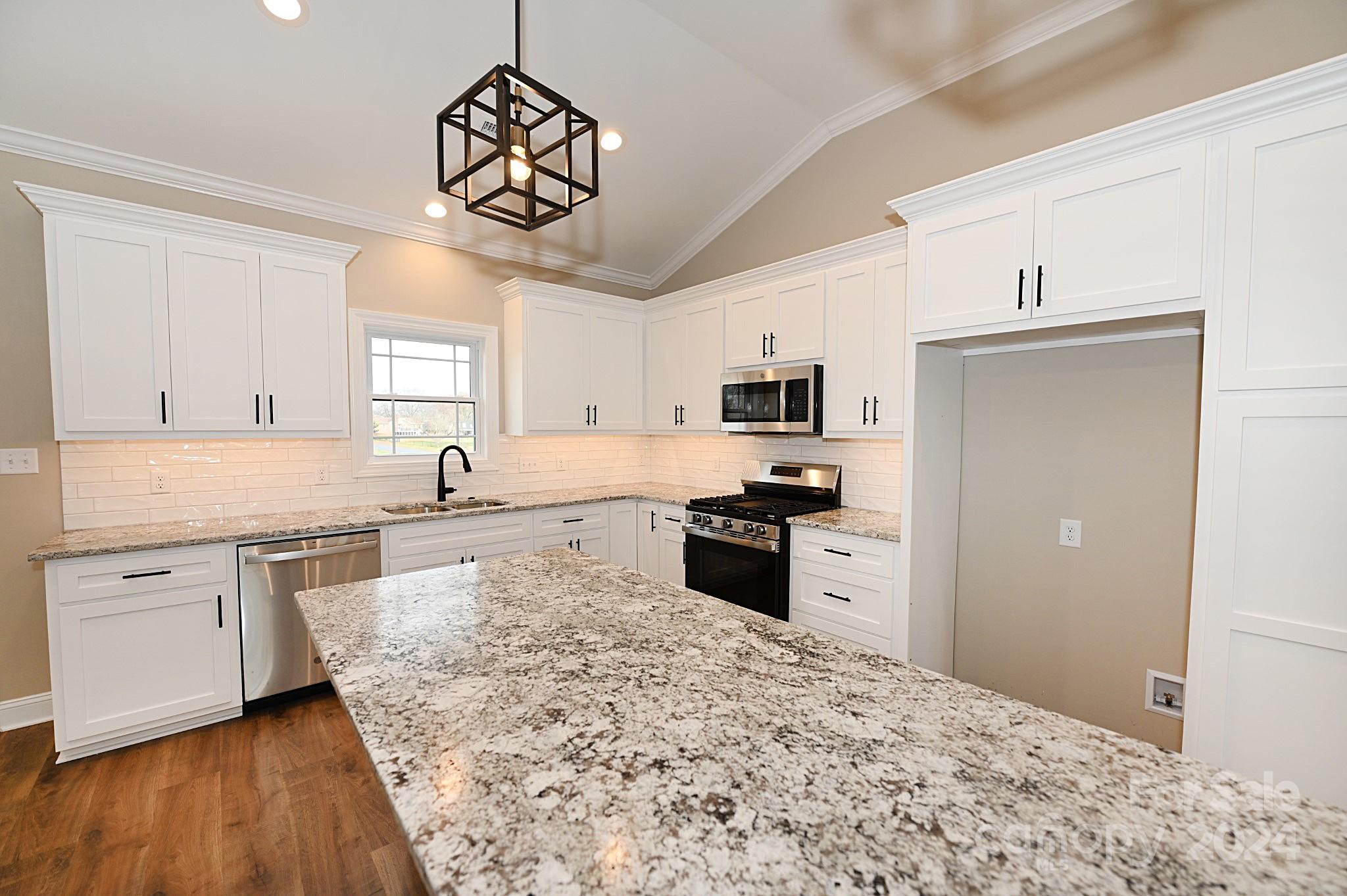 Property image 5 of 4916 Southview Drive in Wallaces View, Hickory, NC 28602