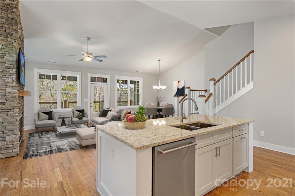 Property image 5 of 187 Hogans View Circle in Hawks Ridge, Hendersonville, NC 28739
