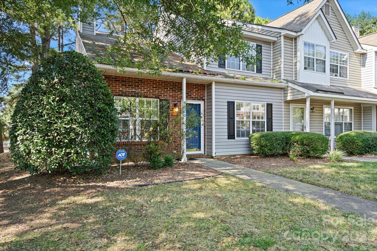Property image 2 of 9120 Charminster Court in Rossmore, Charlotte, NC 28269