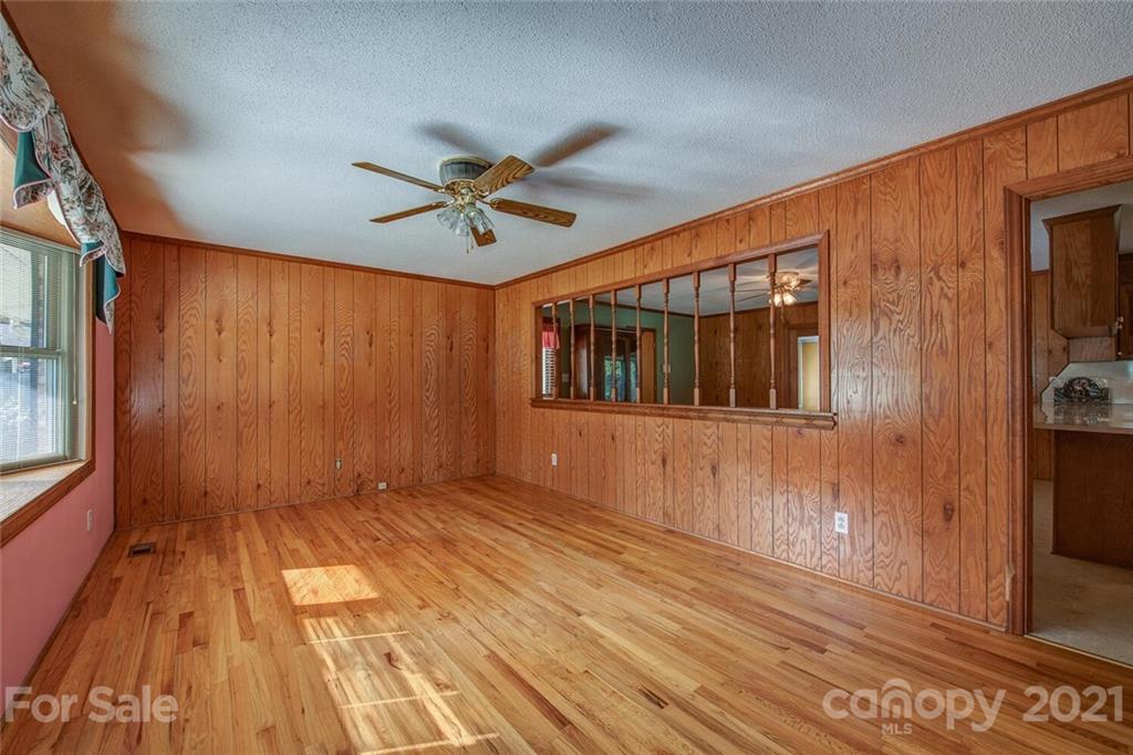 Property image 4 of 4413 Farmbrook Road in Southgate, Gastonia, NC 28056