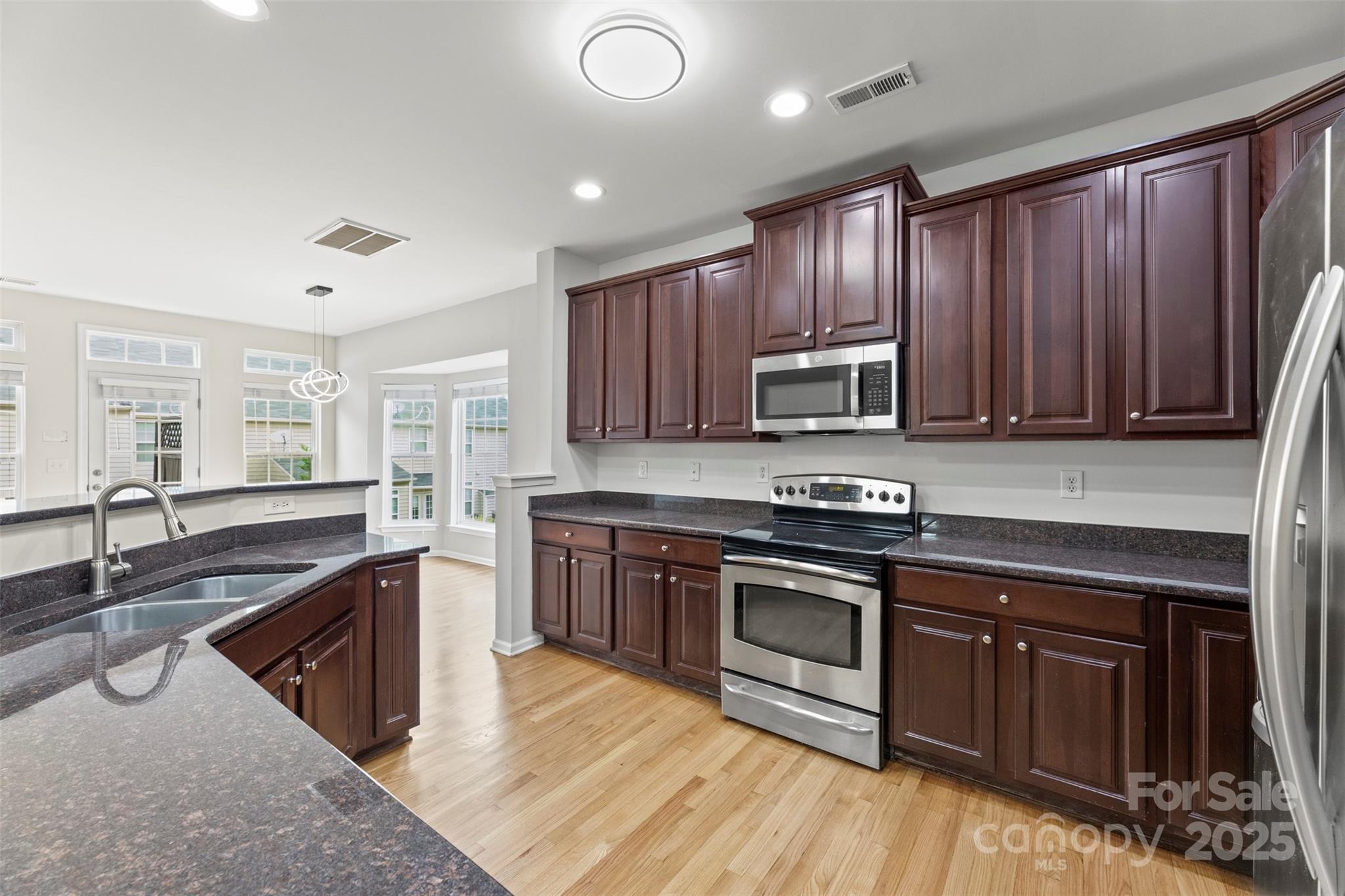 Property image 2 of 2151 Belle Vernon Avenue in Park South Station, Charlotte, NC 28210