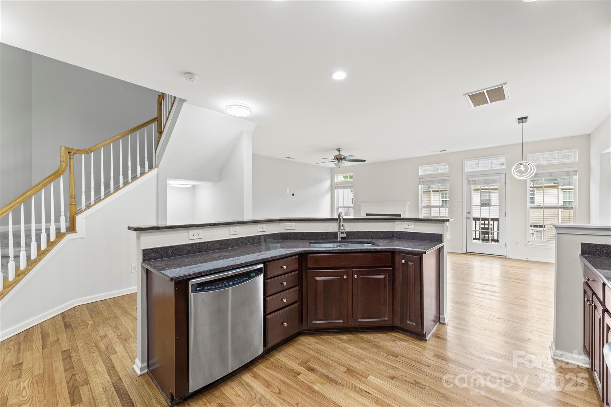 Property image 3 of 2151 Belle Vernon Avenue in Park South Station, Charlotte, NC 28210