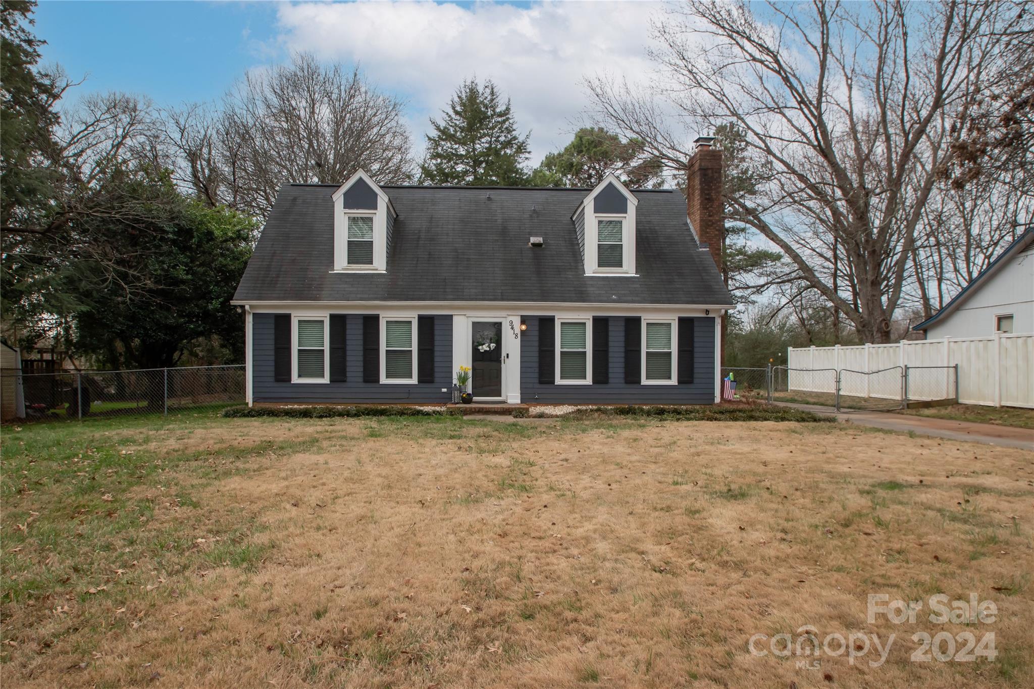Property image 2 of 9418 Split Rail Lane in Timber Creek, Charlotte, NC 28227