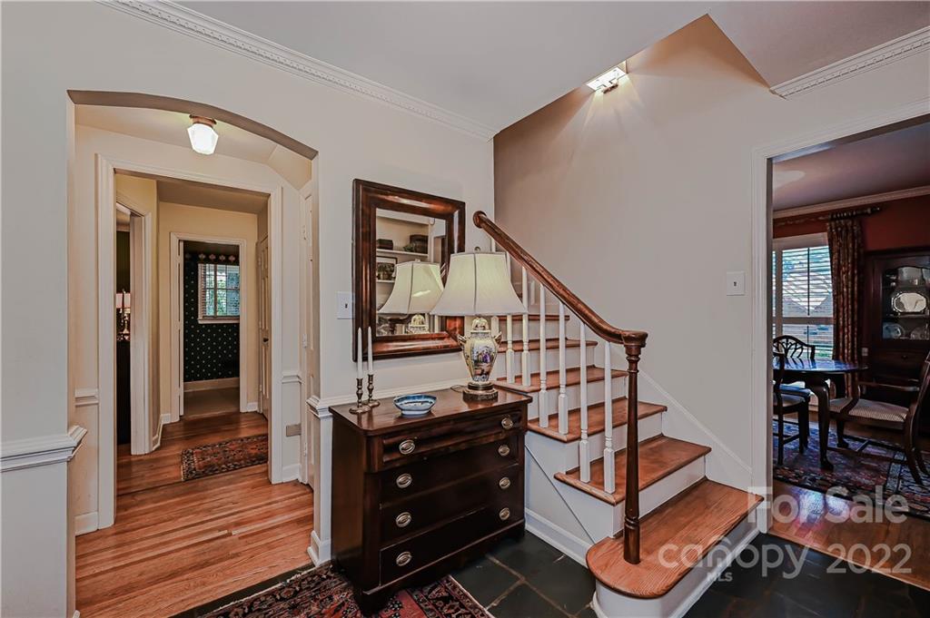 Property image 3 of 2212 Valencia Terrace in Governors Square, Charlotte, NC 28226