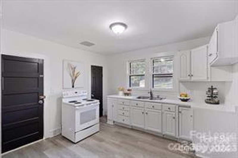 Property image 3 at 640 Central Drive, Statesville, NC 28677