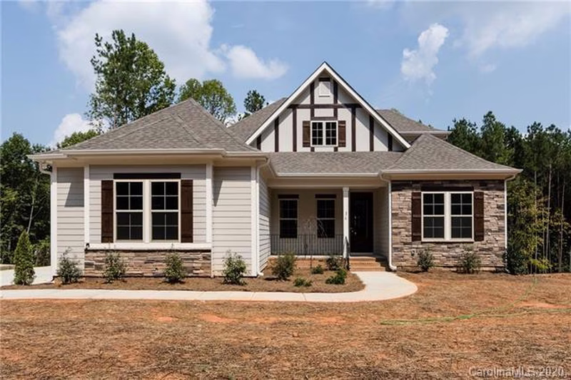704 Kenway Loop