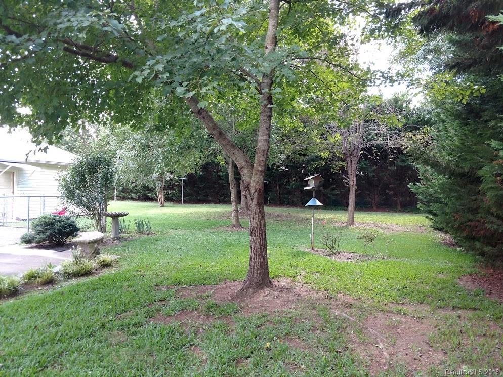 Property image 4 of 725 Mallotte Lane in Robinson Heights, Gastonia, NC 28054