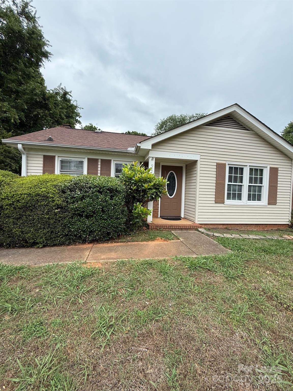 Property image 2 of 9413 Split Rail Lane in Timber Creek, Charlotte, NC 28227