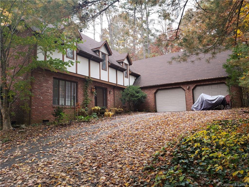 Property image 2 of 103 Timber Creek Road in Timber Creek, Hendersonville, NC 28739