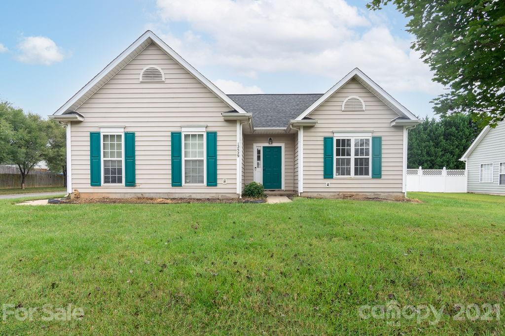 Property image 2 of 12529 Cumberland Crest Drive in Covington, Huntersville, NC 28078