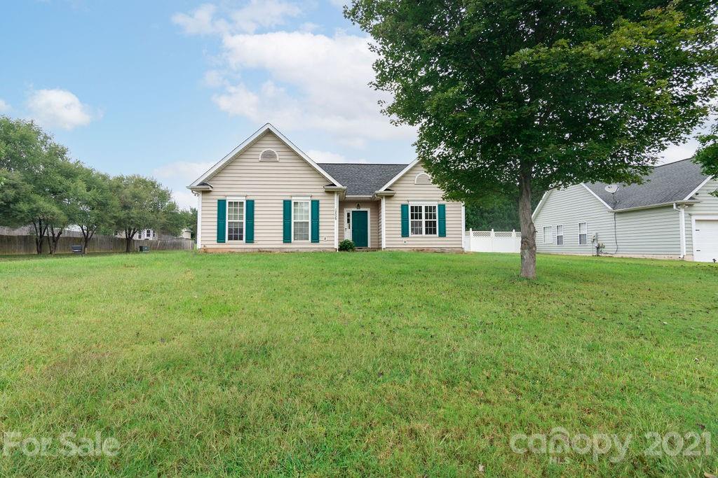 Property image 3 of 12529 Cumberland Crest Drive in Covington, Huntersville, NC 28078