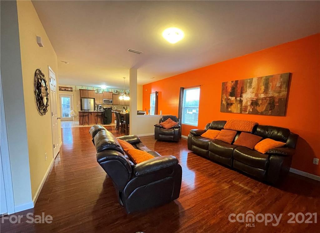 Property image 2 of 1453 Winter Drive in Valleybrook, Statesville, NC 28677