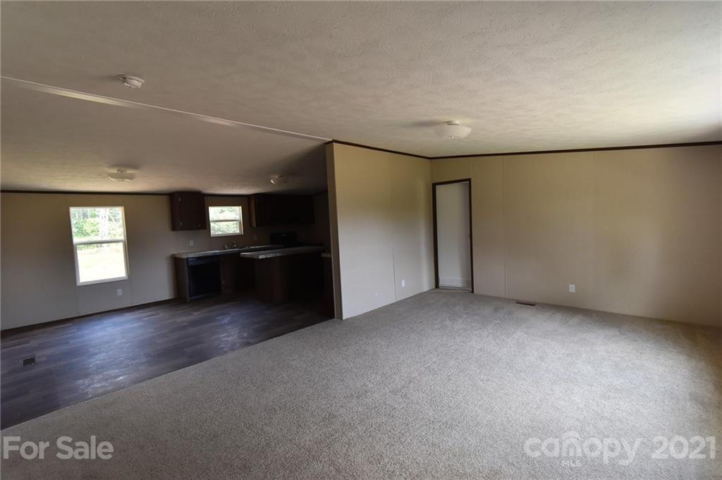 Property image 2 of 2284 Deerfield Drive in Cedarfield, Maiden, NC 28650