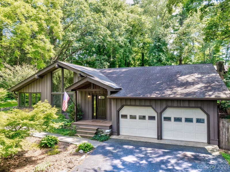 3225 Hickory Hill Road