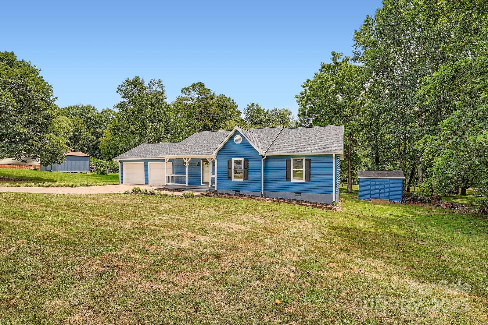 Property image 2 of 1276 Hidden Creek Circle in Hidden Creek Estates, Hickory, NC 28602
