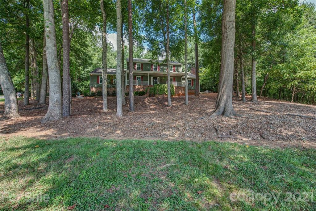 Property image 2 of 2814 Hovis Court in Southampton, Gastonia, NC 28056
