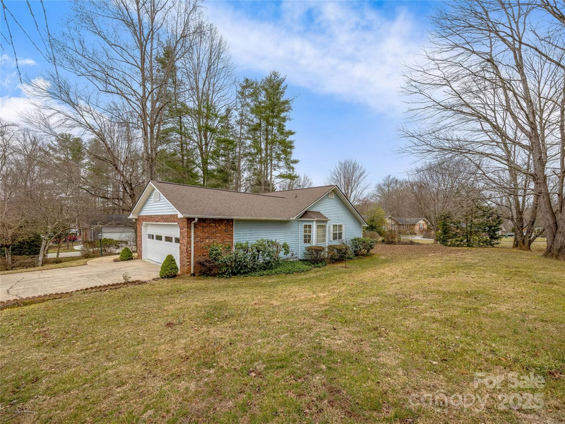 Property image 3 at 5 St Andrews Drive, Etowah, NC 28729