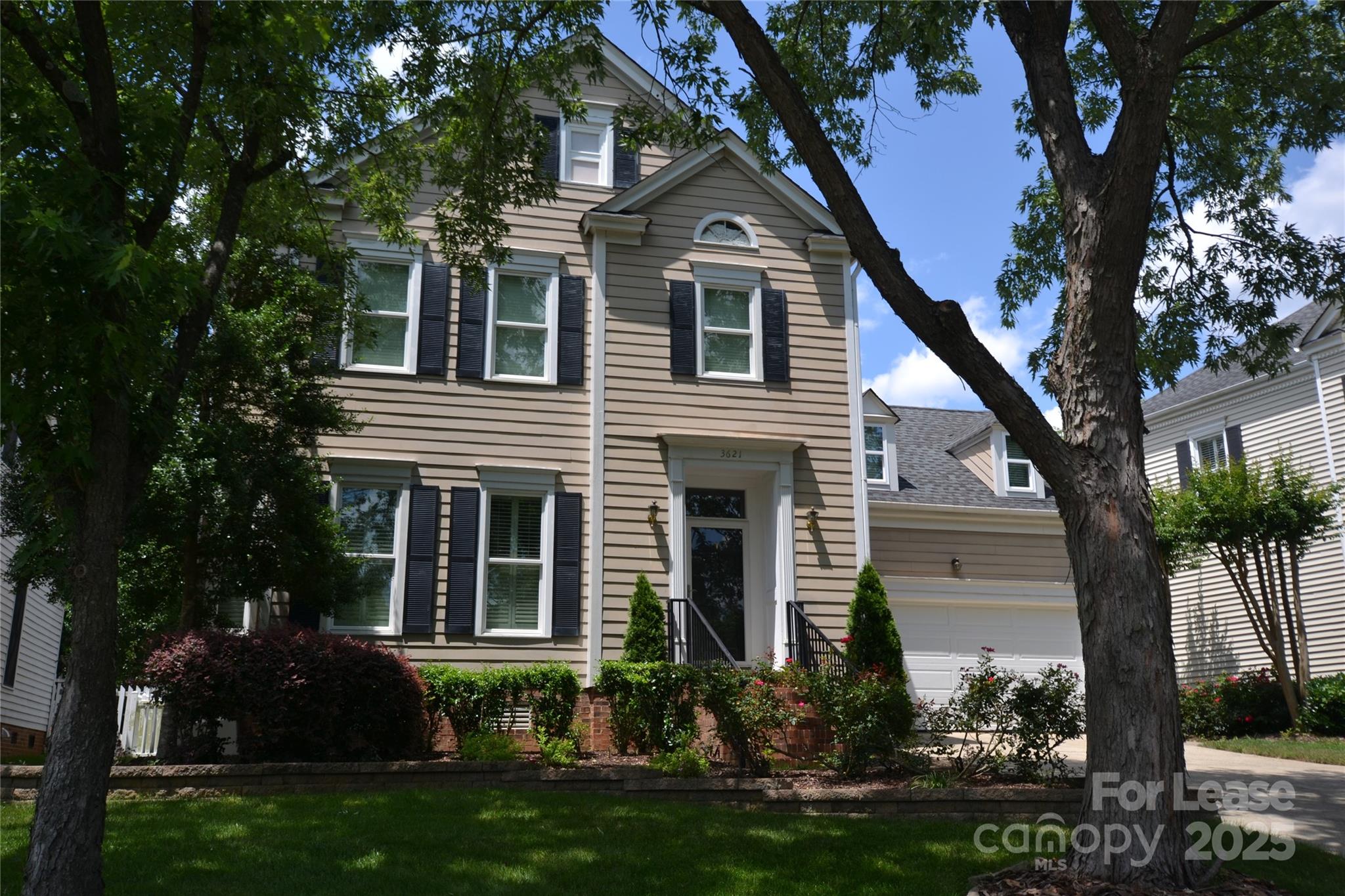 Property image 2 of 3621 Selwyn Farms Lane in Selwyn Farms, Charlotte, NC 28209
