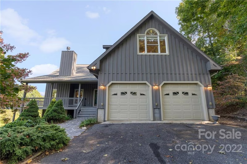 Property image 3 at 100 Crestwood Drive, Burnsville, NC 28714