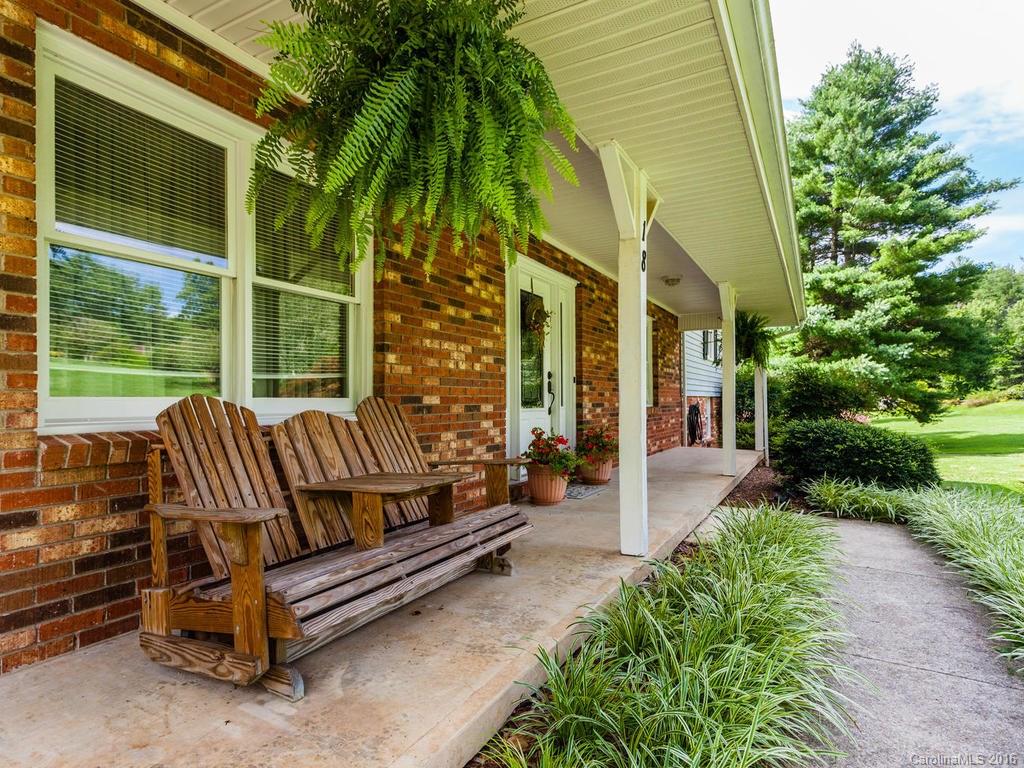Property image 4 of 18 Shadblow Lane in Tamarac, Hendersonville, NC 28791