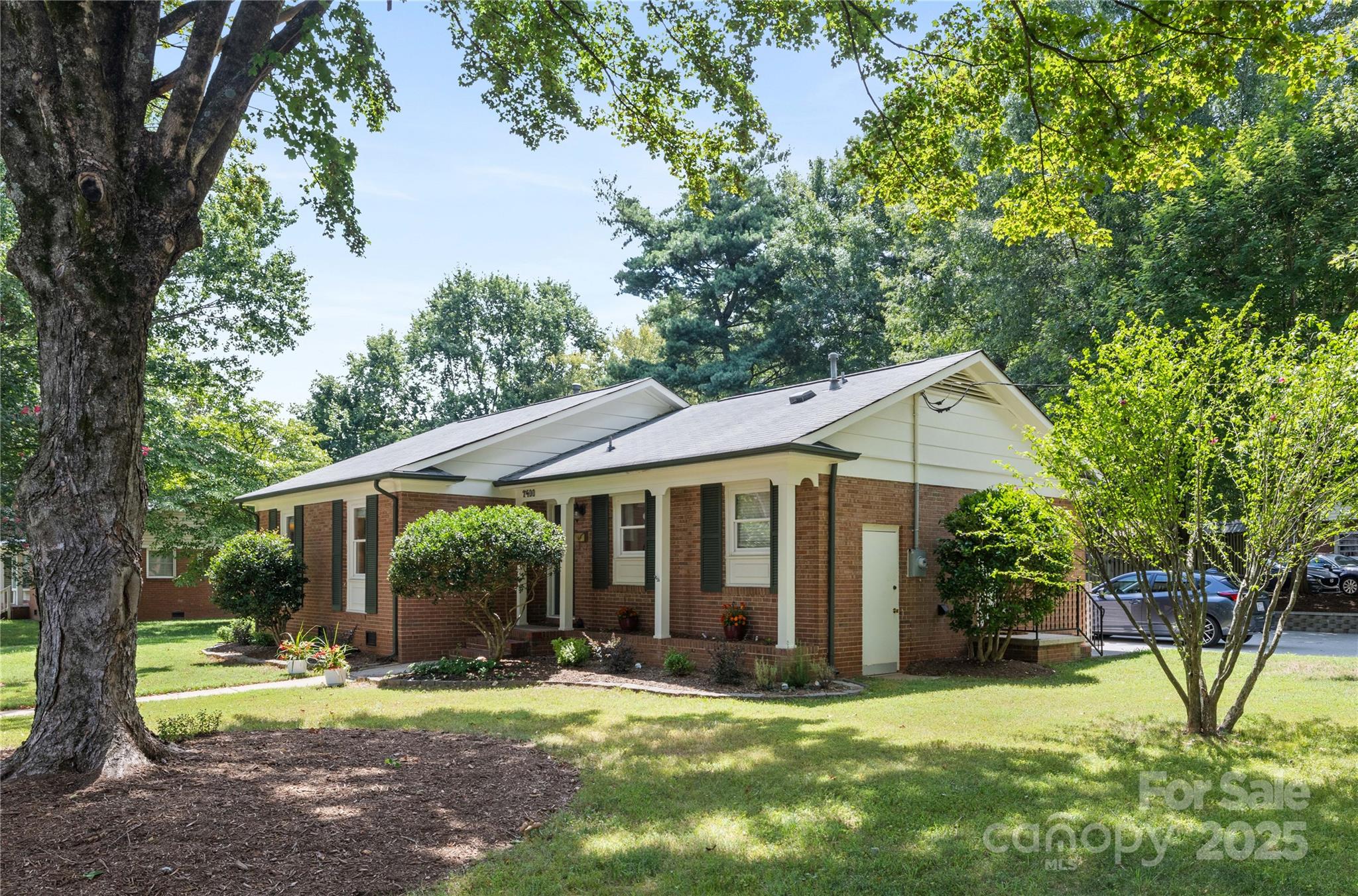 Property image 3 of 7400 Woodstream Drive in Starmount, Charlotte, NC 28210