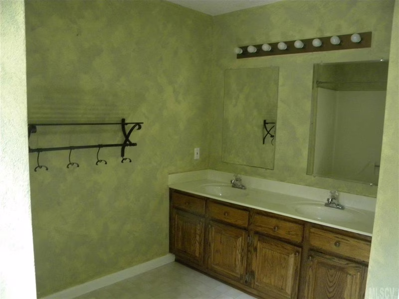 Property image 3 at 1344 Frances Court, Hickory, NC 28602