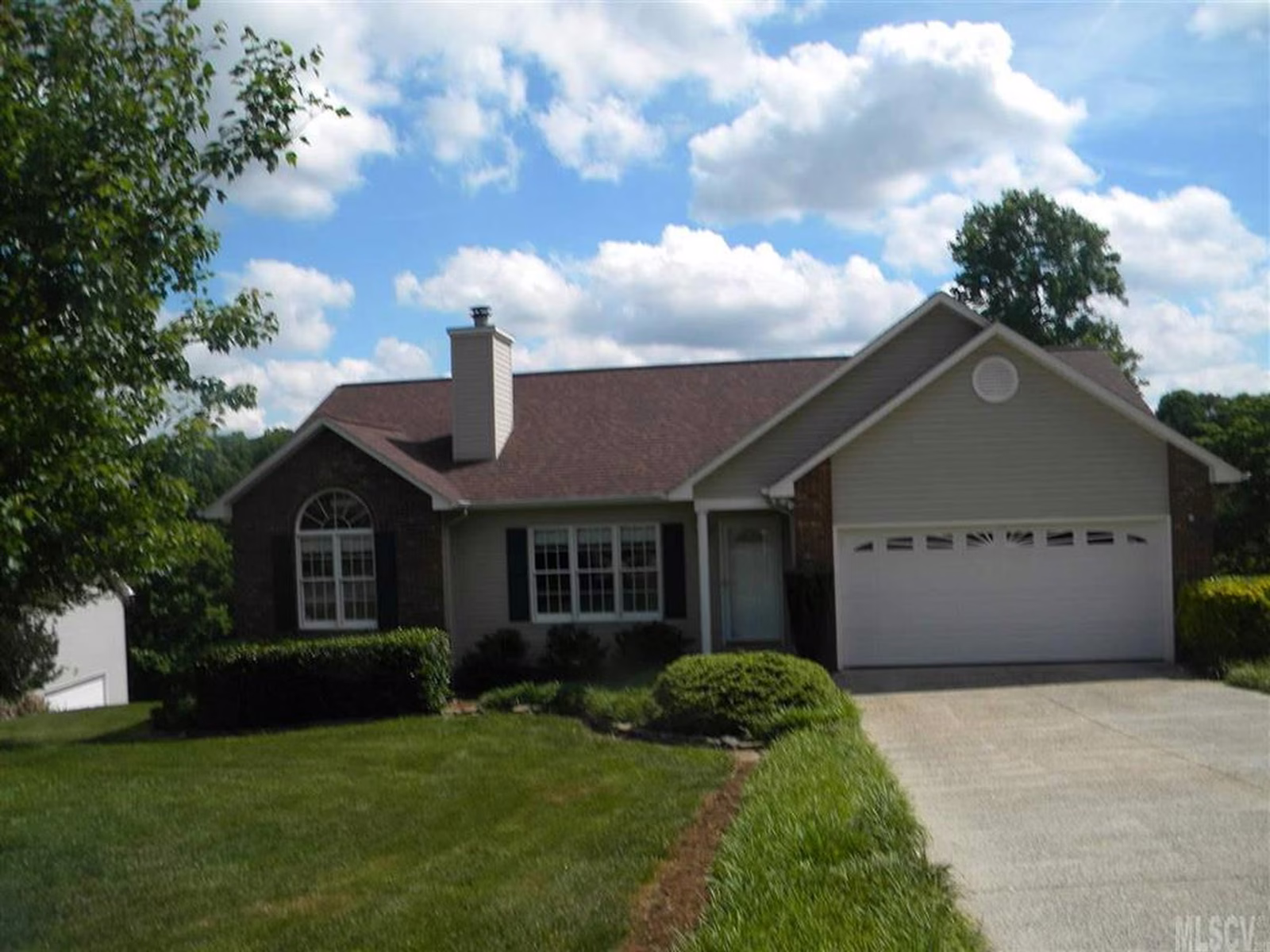 Property image 1 at 1344 Frances Court, Hickory, NC 28602