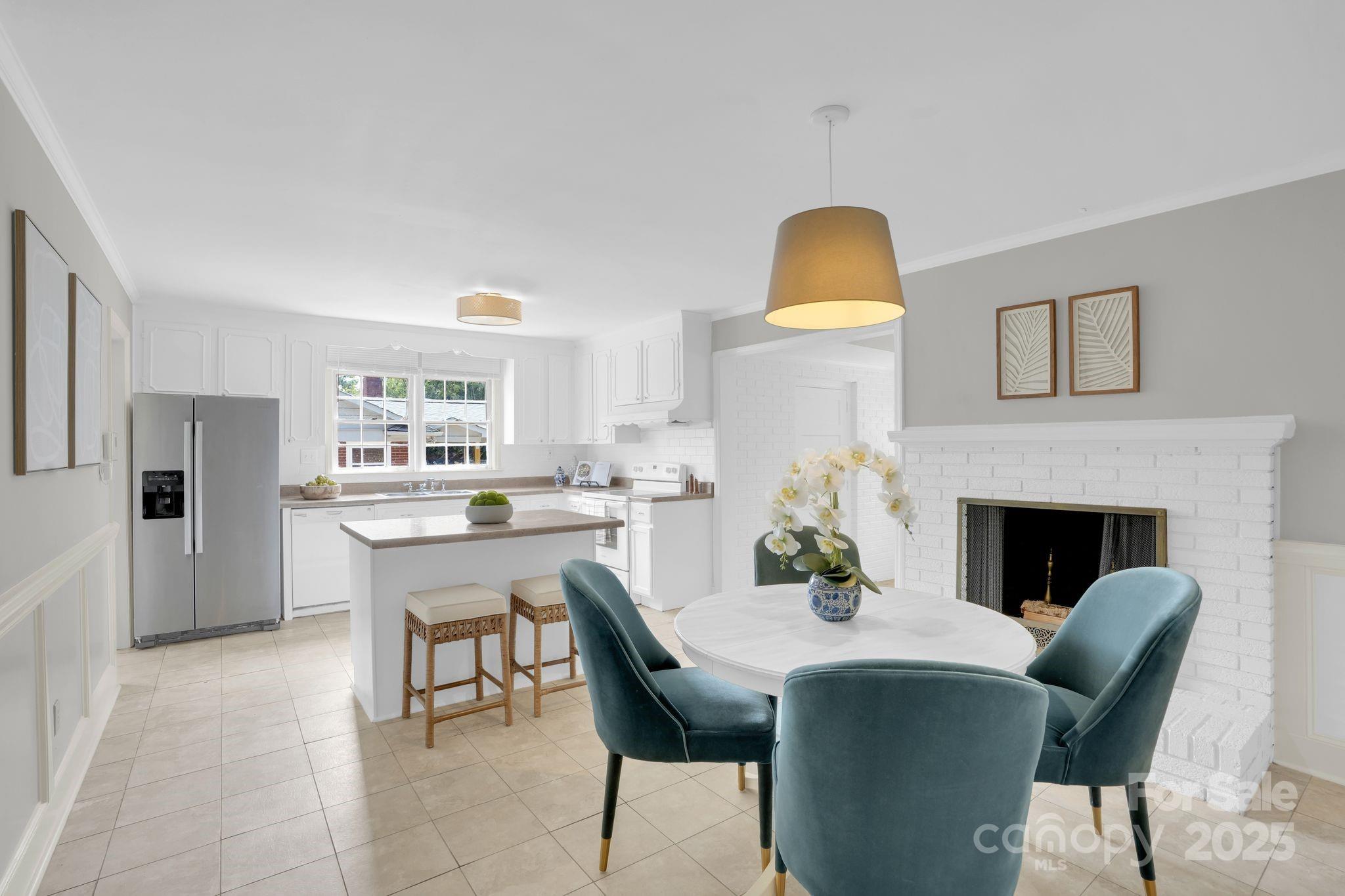 Property image 5 of 1614 Wensley Drive in Montclaire, Charlotte, NC 28210