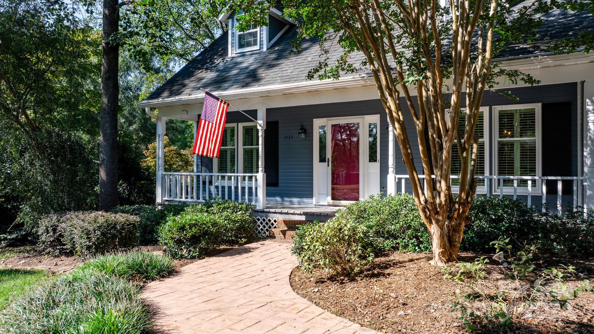Property image 3 of 1733 Knightbridge Drive in Nottingham Estates, Newton, NC 28658