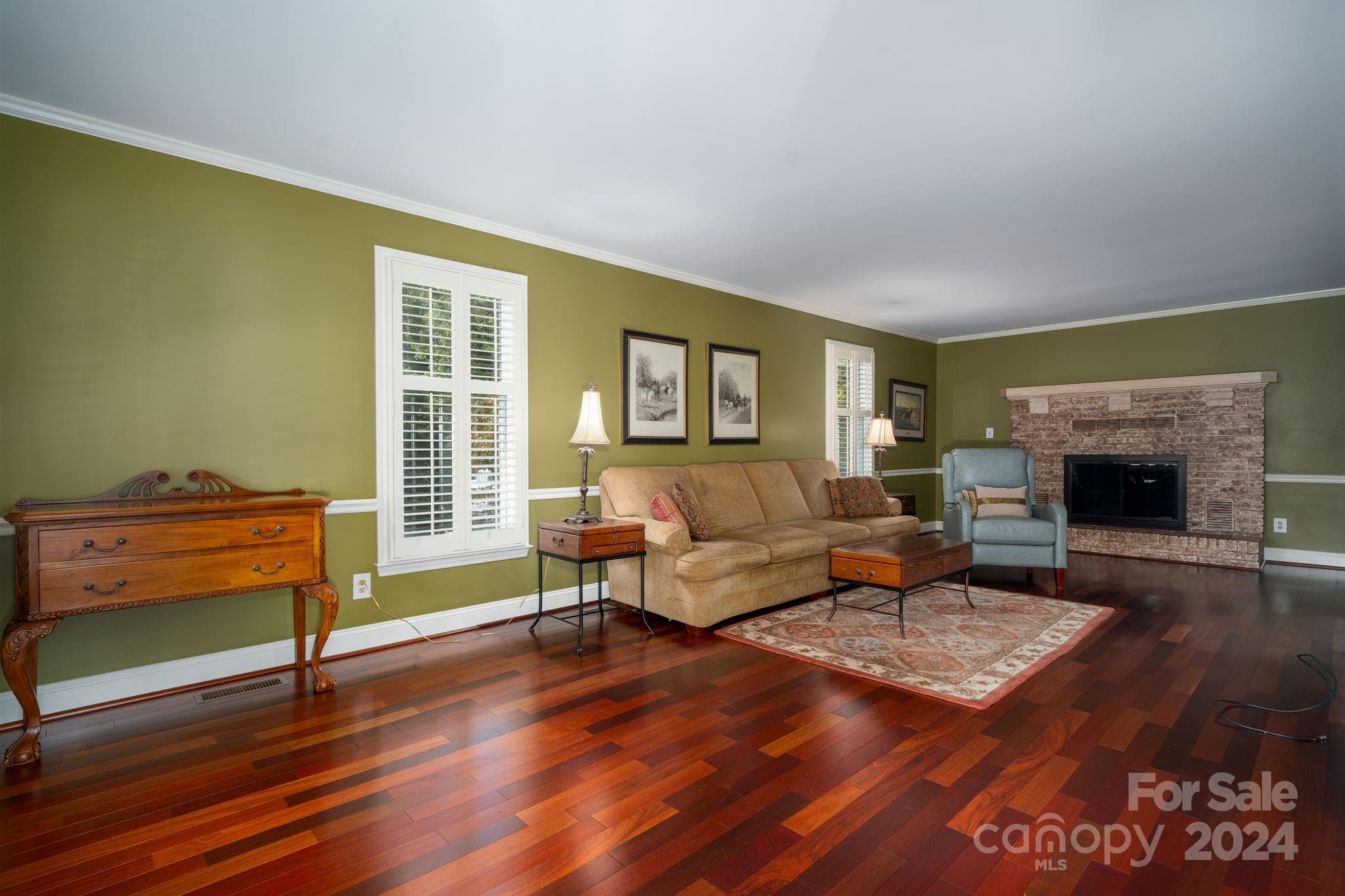 Property image 4 of 1733 Knightbridge Drive in Nottingham Estates, Newton, NC 28658