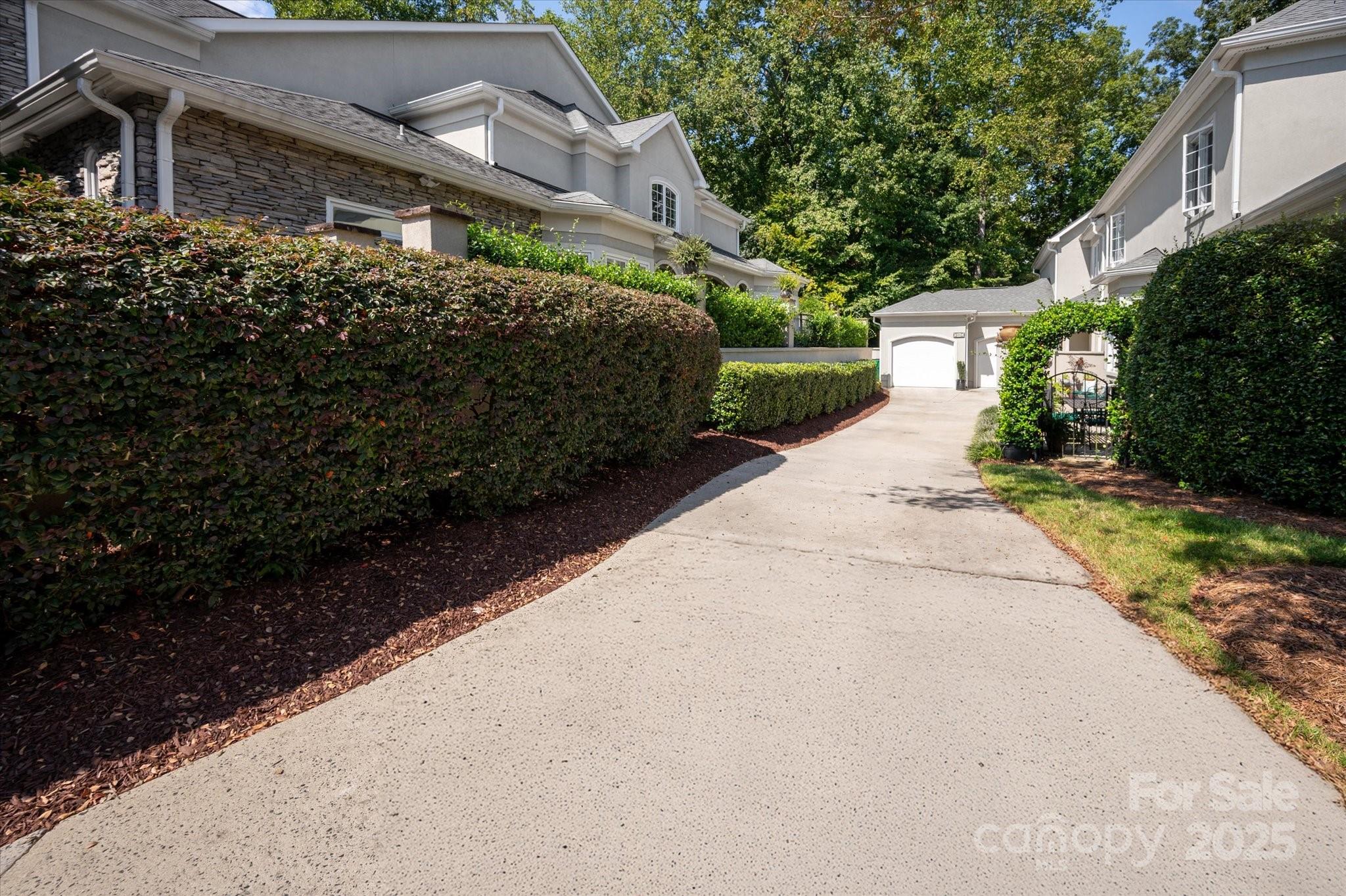 Property image 2 of 6016 Knight Crest Court in Royal Crest, Charlotte, NC 28210