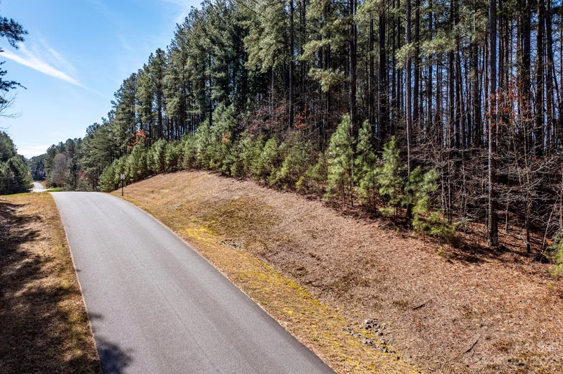 Property image 4 at 6063 Plantation Pointe Drive, Granite Falls, NC 28630