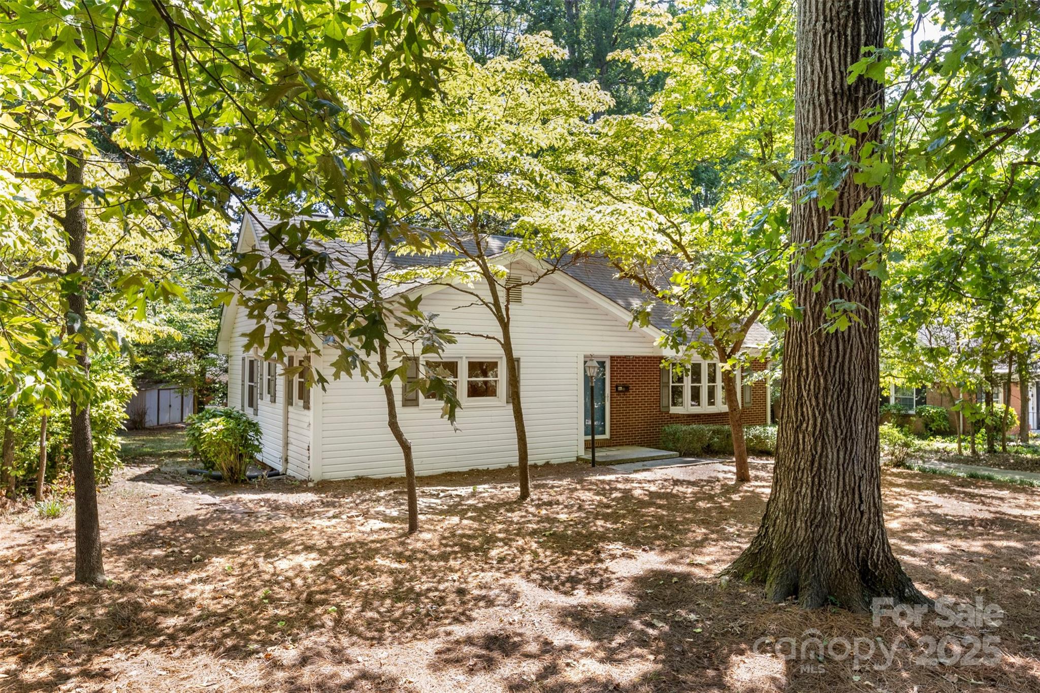 Property image 3 of 1212 Monroe Drive in Sherwood Forest, Gastonia, NC 28054