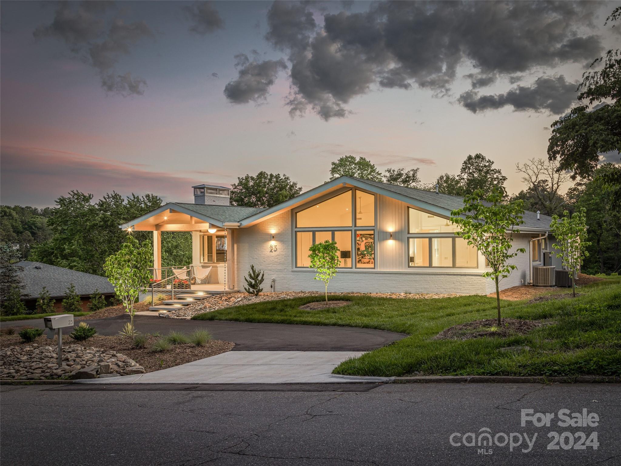 Property image 2 of 23 Wembley Road in Lakeview Park, Asheville, NC 28804