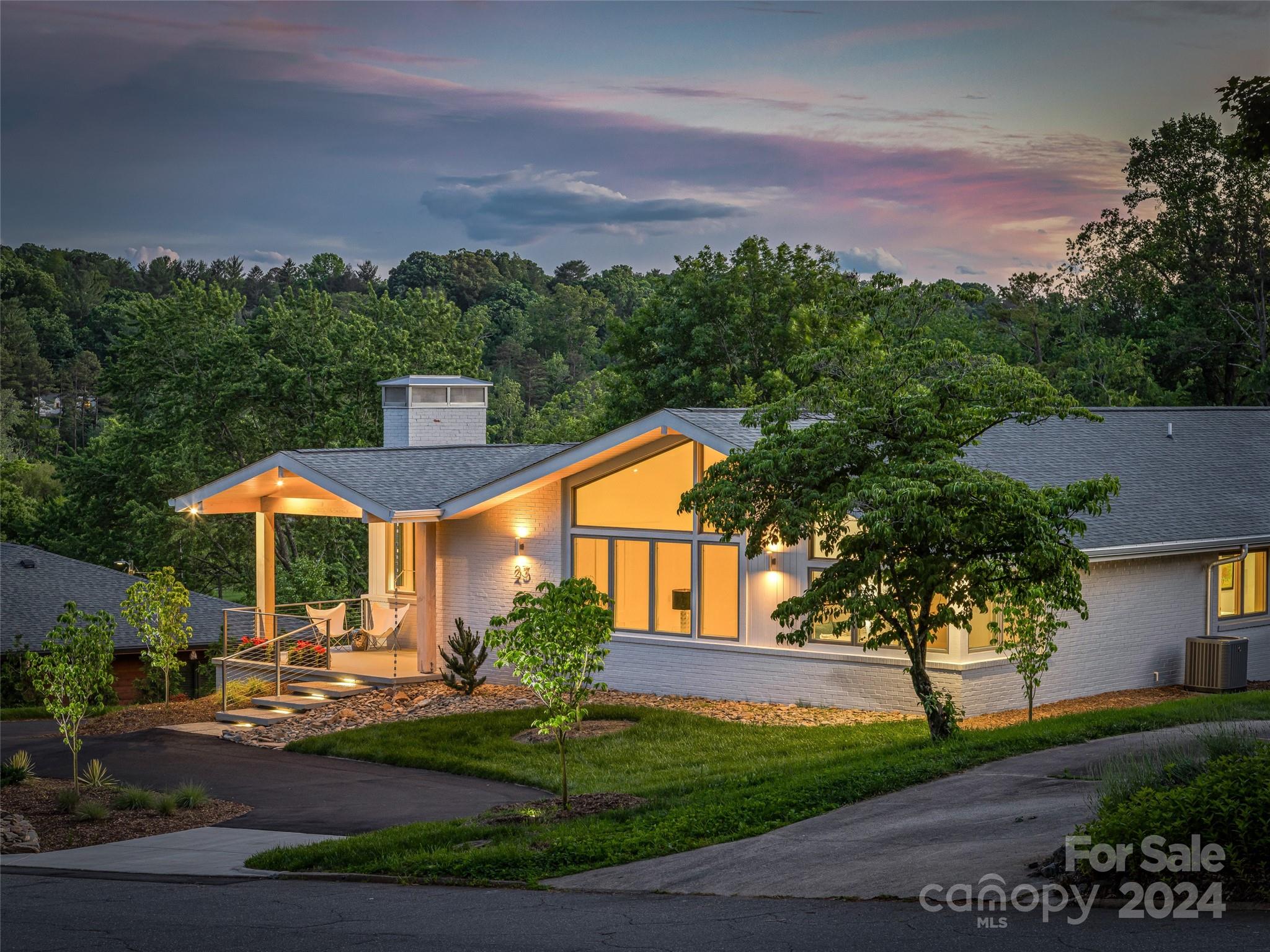Property image 3 of 23 Wembley Road in Lakeview Park, Asheville, NC 28804