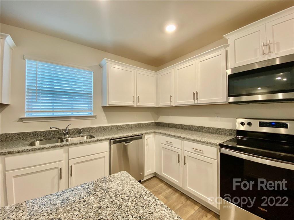 Property image 4 of 3163 Winesap Drive in Apple Creek, Dallas, NC 28034