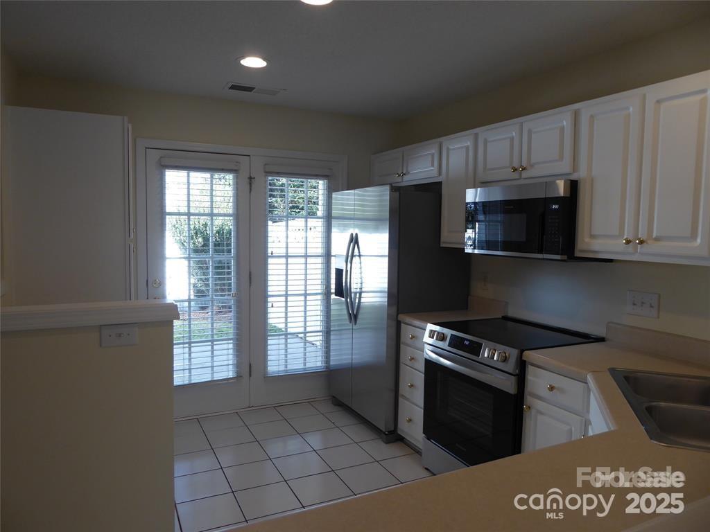 Property image 3 of 8620 Robinson Forest Drive in Tyler Woods, Charlotte, NC 28277