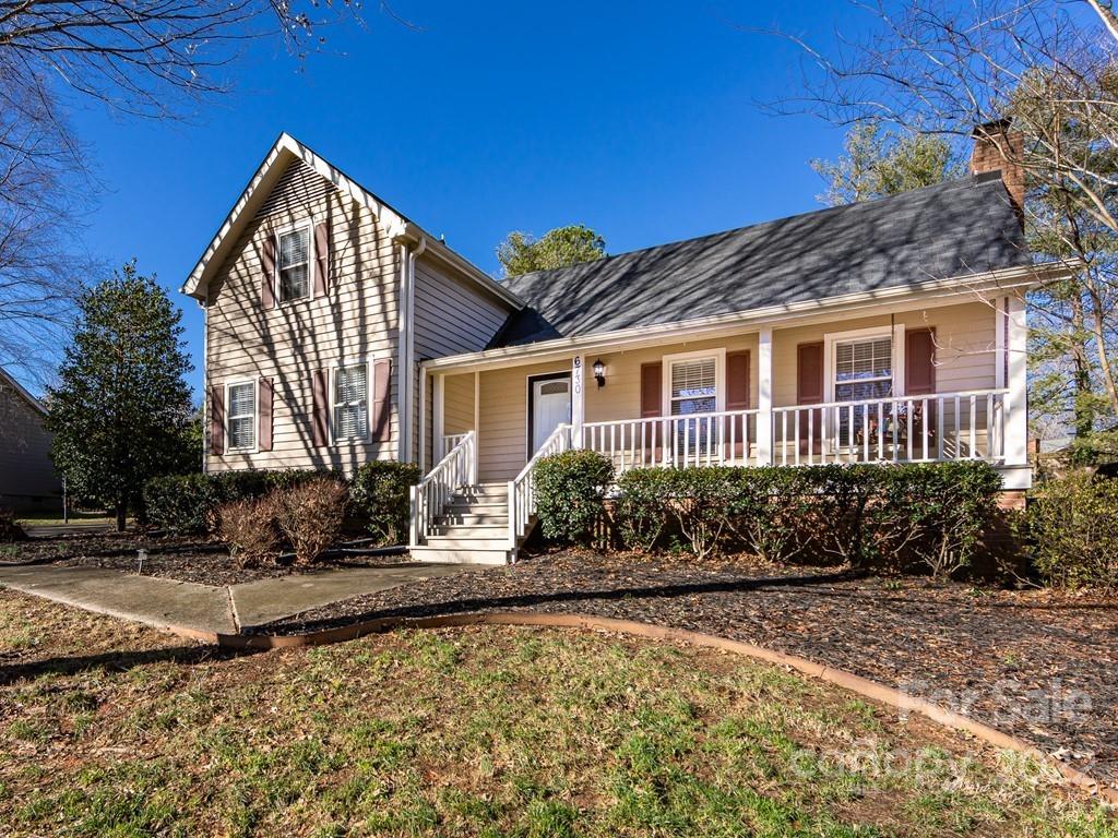 Property image 2 of 6730 Woodshed Circle in Country Roads, Charlotte, NC 28270