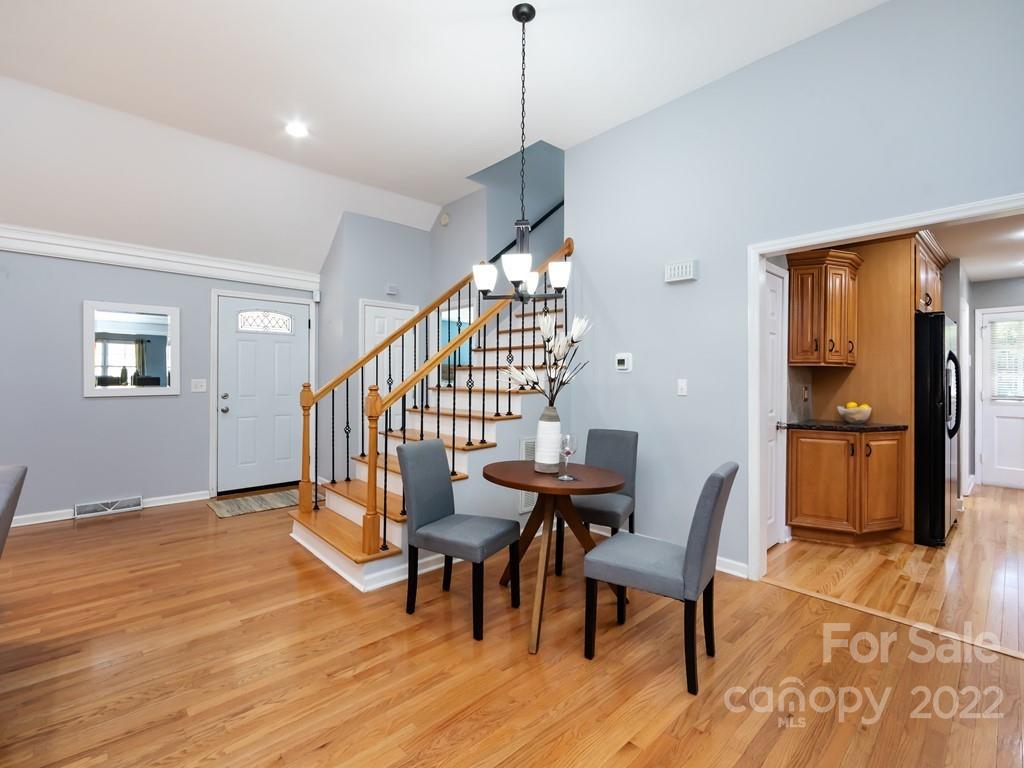 Property image 5 of 6730 Woodshed Circle in Country Roads, Charlotte, NC 28270