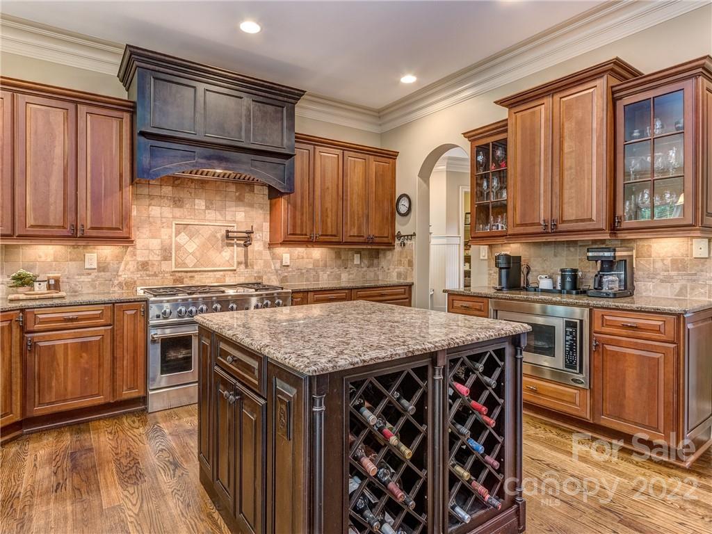 Property image 4 of 725 Beauhaven Lane in Chatelaine, Waxhaw, NC 28173