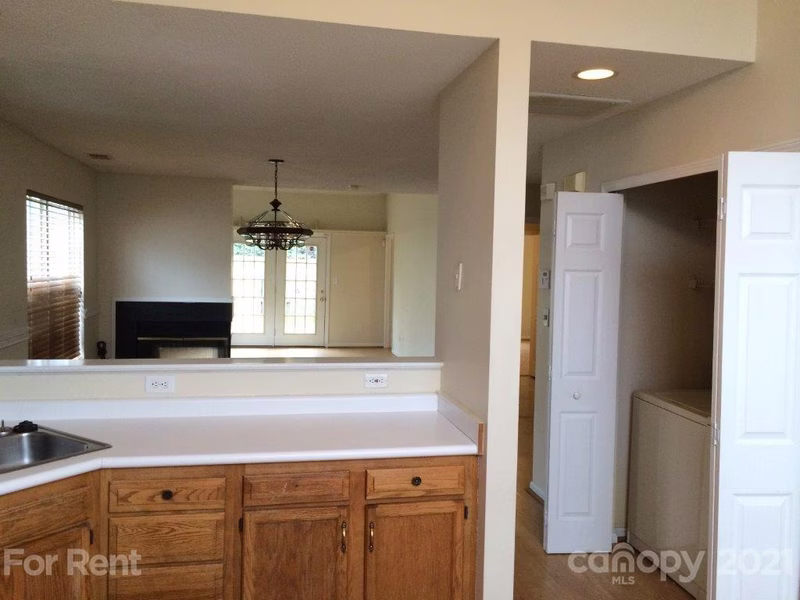Property image 5 at 8327 Southgate Commons Drive, Charlotte, NC 28277