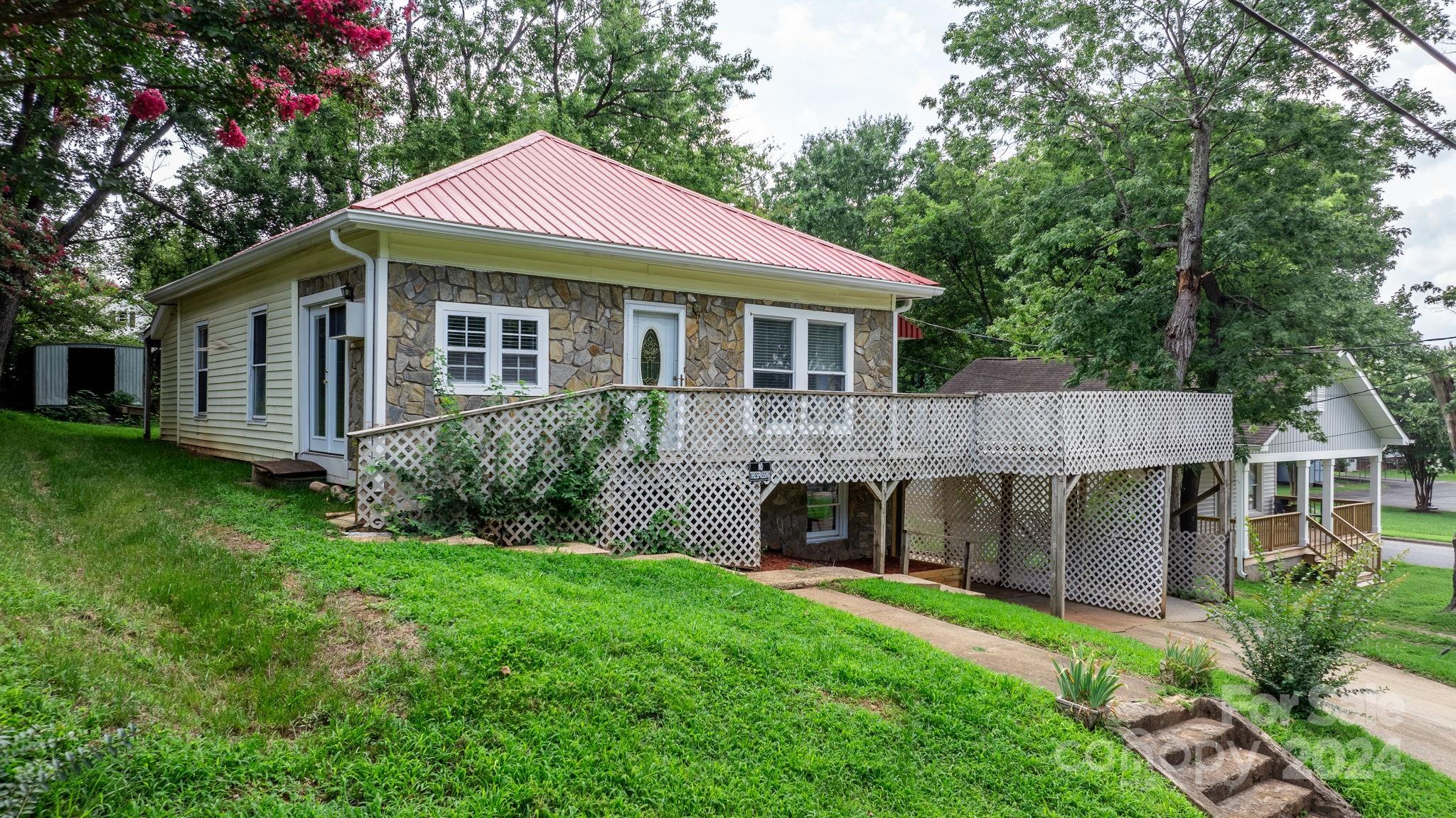 Property image 3 of 93 13th Street in Shuford Mill Village, Hickory, NC 28602
