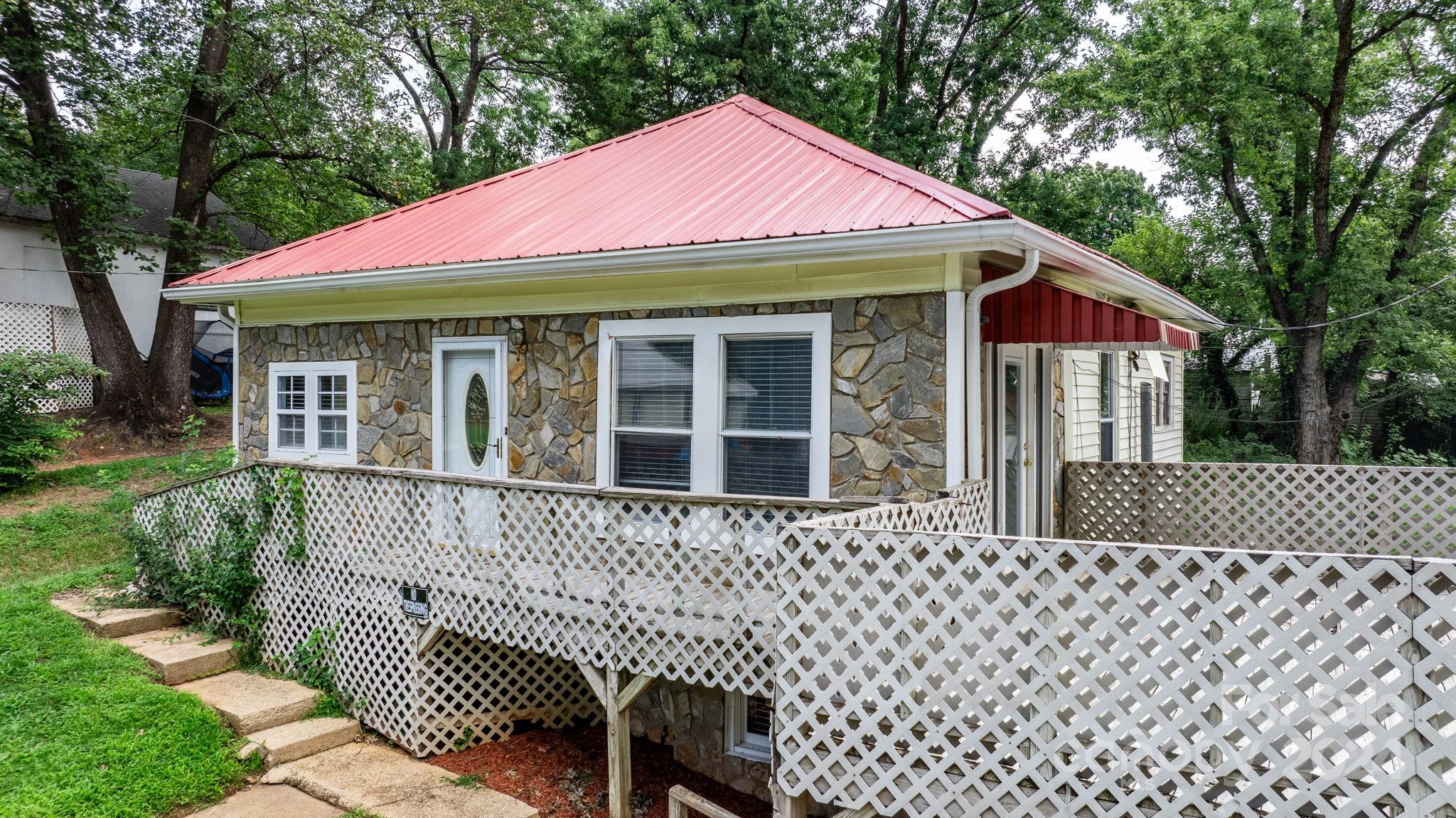Property image 4 of 93 13th Street in Shuford Mill Village, Hickory, NC 28602