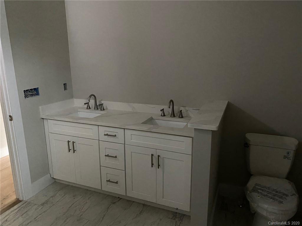 Property image 4 of 67 Hogans View Circle in Hawks Ridge, Hendersonville, NC 28739