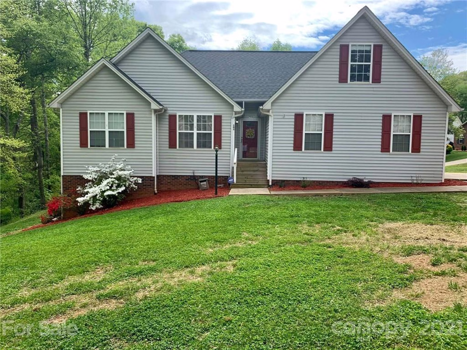 Property image 1 at 704 17th Avenue Drive, Hickory, NC 28602