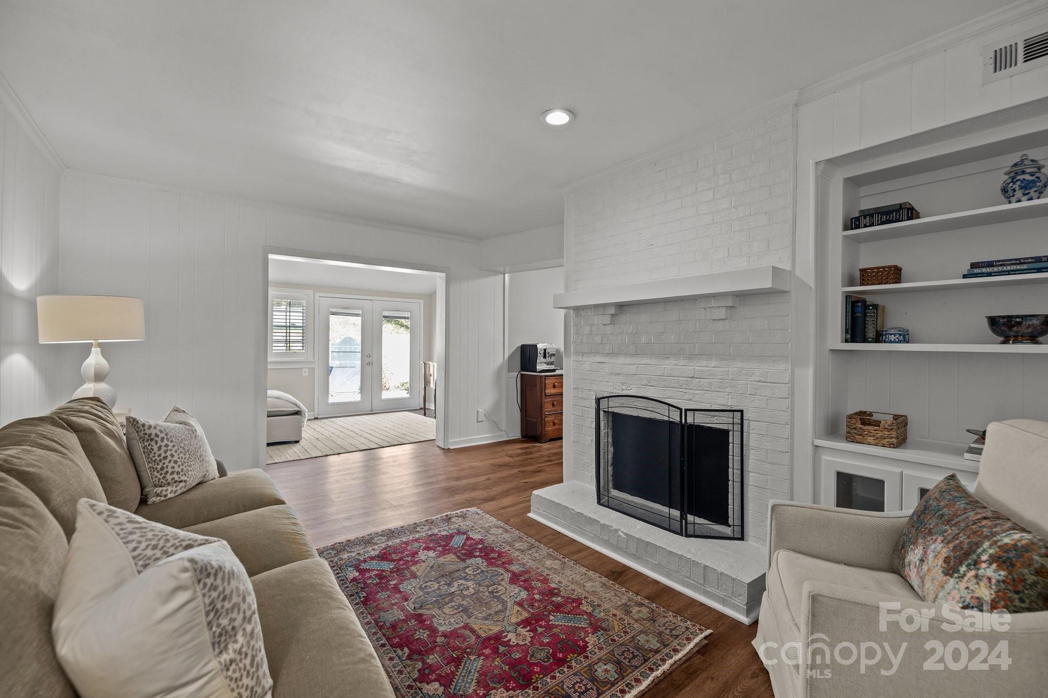Property image 3 of 6703 Constitution Lane in Olde Georgetowne, Charlotte, NC 28210