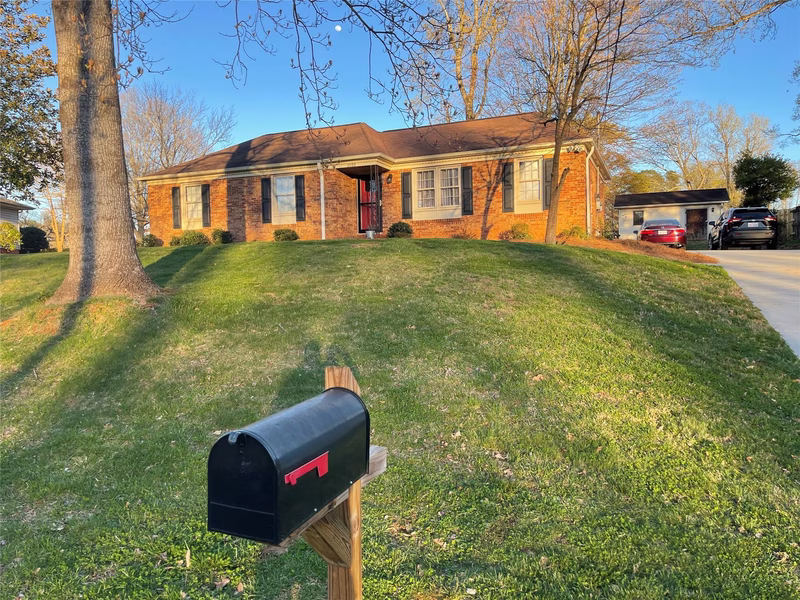 Property image 2 at 2122 Regent Court, Gastonia, NC 28054