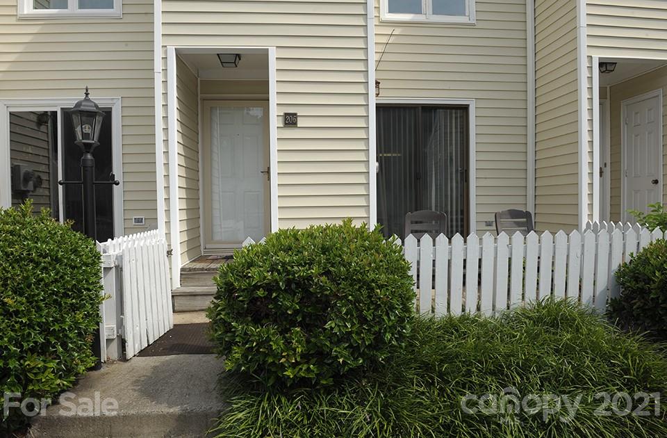 Property image 2 of 206 Wildwood Drive in Eastwood Village, Salisbury, NC 28146